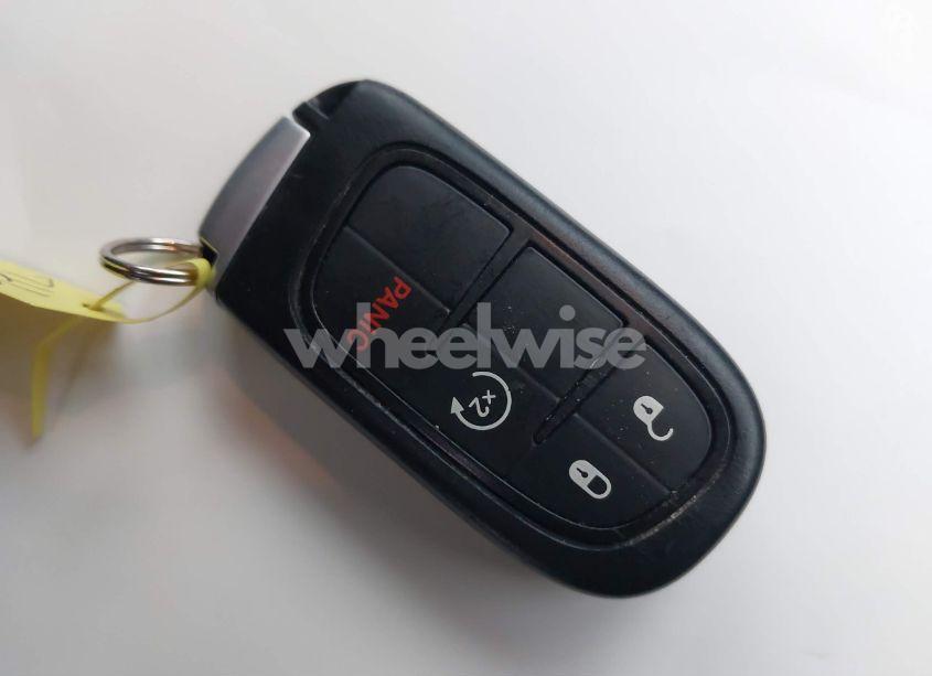 Photo 11 of 2019 Jeep Cherokee LATITUDE PLUS 4X4 (VIN 1C4PJMLBXKD272048)