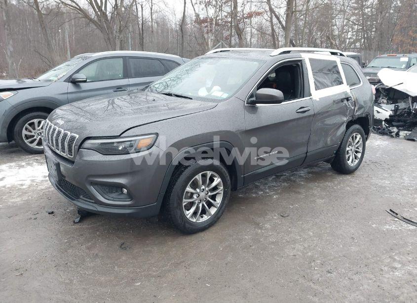 Photo 2 of 2019 Jeep Cherokee LATITUDE PLUS 4X4 (VIN 1C4PJMLBXKD272048)