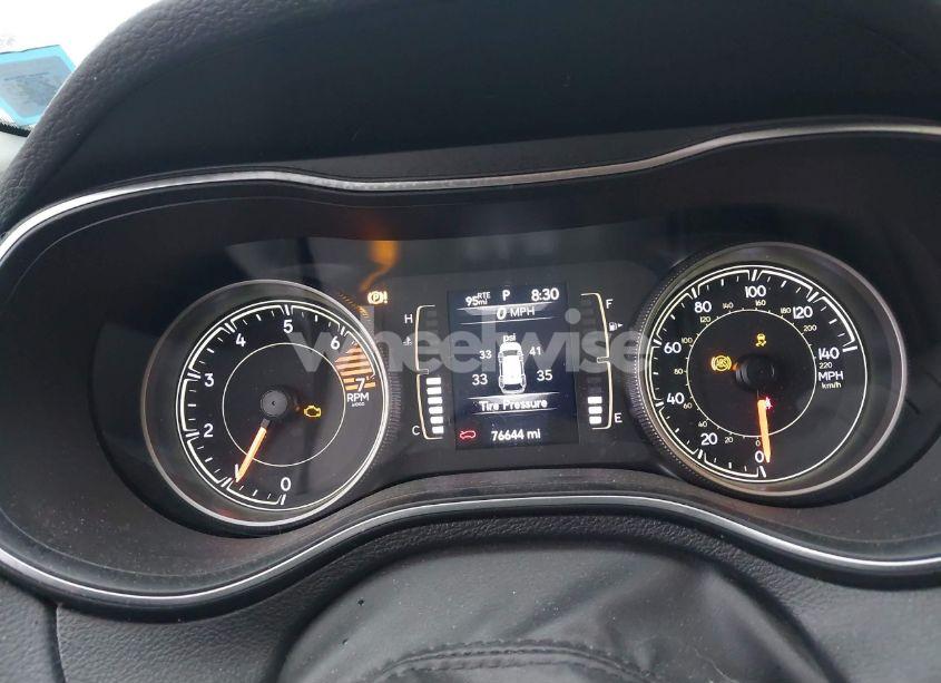 Photo 7 of 2019 Jeep Cherokee LATITUDE PLUS 4X4 (VIN 1C4PJMLBXKD272048)