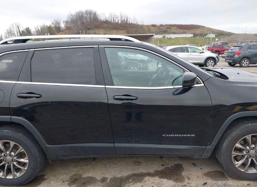 Photo 13 of 2019 Jeep Cherokee LATITUDE PLUS 4X4 (VIN 1C4PJMLBXKD338002)