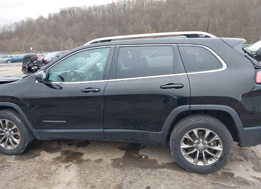 Photo 14 of 2019 Jeep Cherokee LATITUDE PLUS 4X4 (VIN 1C4PJMLBXKD338002)
