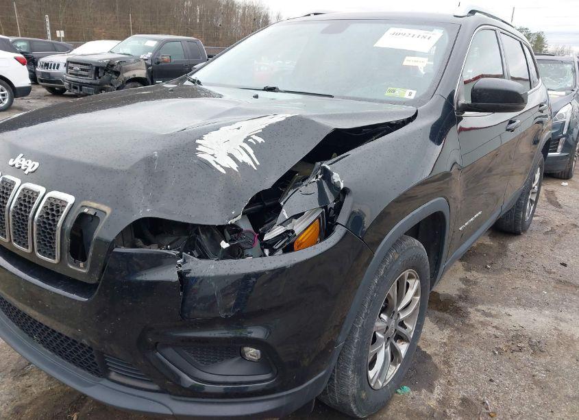 Photo 6 of 2019 Jeep Cherokee LATITUDE PLUS 4X4 (VIN 1C4PJMLBXKD338002)