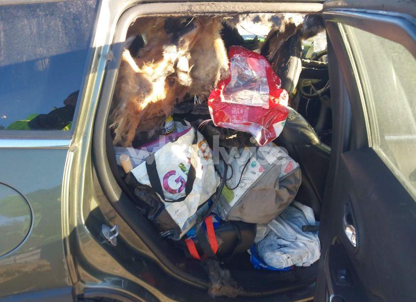 Photo 8 of 2019 Jeep Cherokee LATITUDE PLUS 4X4 (VIN 1C4PJMLBXKD349730)