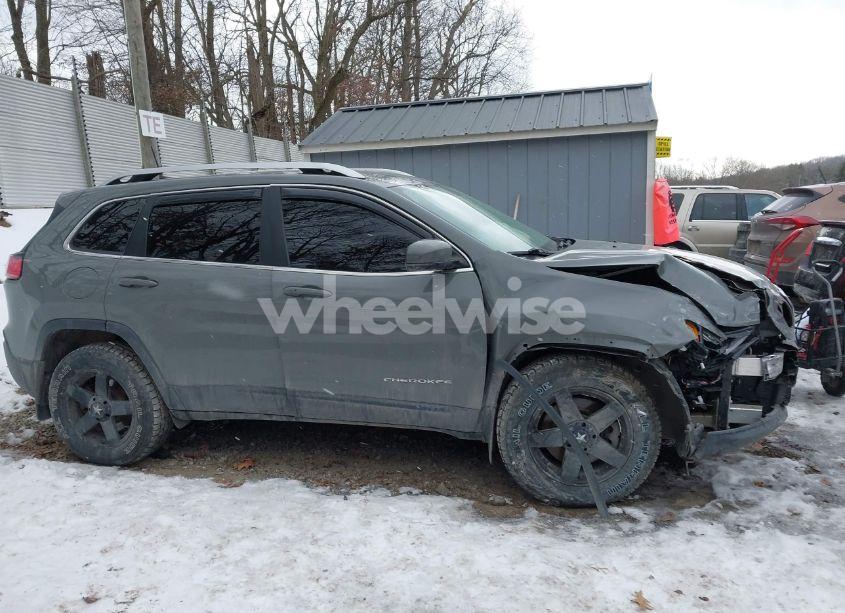 Photo 13 of 2020 Jeep Cherokee LATITUDE PLUS 4X4 (VIN 1C4PJMLBXLD569046)