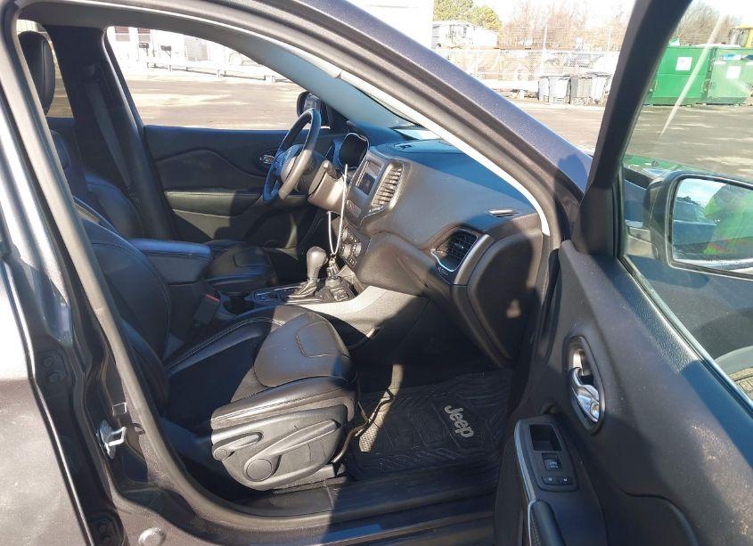 Photo 5 of 2020 Jeep Cherokee LATITUDE PLUS 4X4 (VIN 1C4PJMLBXLD602711)