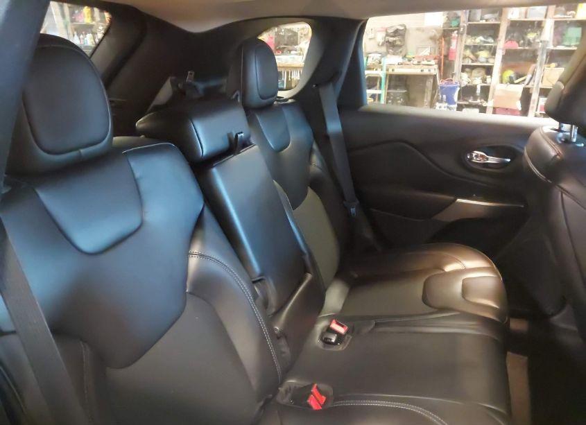 Photo 20 of 2021 Jeep Cherokee LATITUDE PLUS 4X4 (VIN 1C4PJMLBXMD105739)