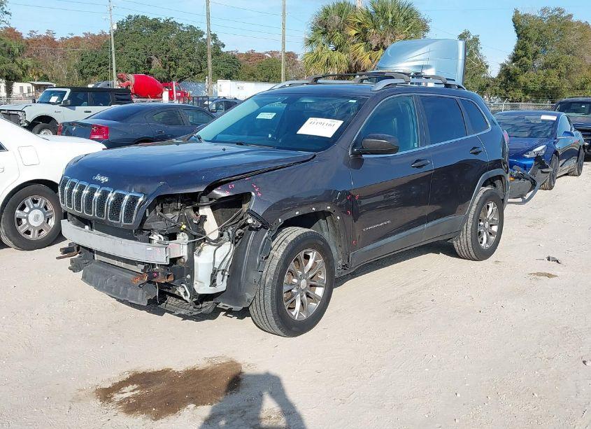 Photo 2 of 2019 Jeep Cherokee LATITUDE PLUS 4X4 (VIN 1C4PJMLN1KD192759)