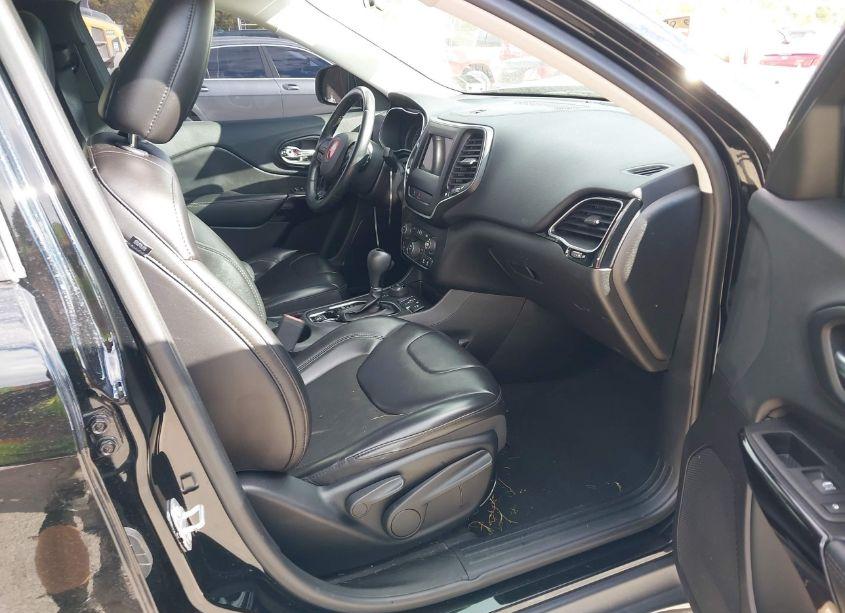 Photo 5 of 2019 Jeep Cherokee ALTITUDE 4X4 (VIN 1C4PJMLN5KD356207)