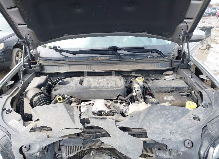 Photo 10 of 2019 Jeep Cherokee LATITUDE PLUS 4X4 (VIN 1C4PJMLN7KD157823)