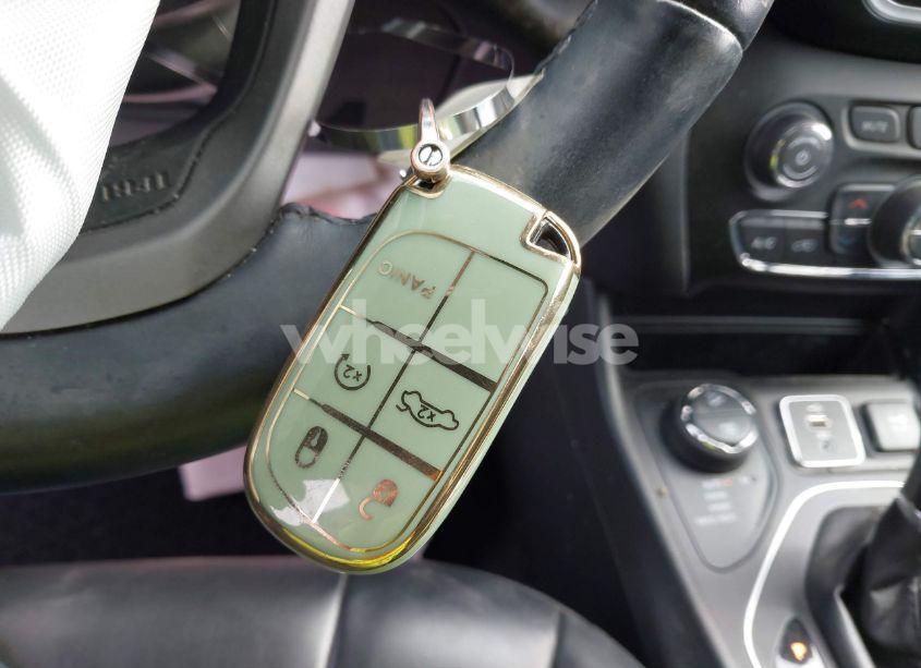 Photo 11 of 2019 Jeep Cherokee LATITUDE PLUS 4X4 (VIN 1C4PJMLN7KD157823)