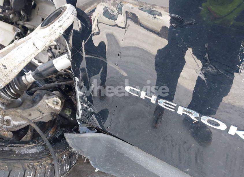 Photo 20 of 2019 Jeep Cherokee LATITUDE PLUS 4X4 (VIN 1C4PJMLN7KD164142)