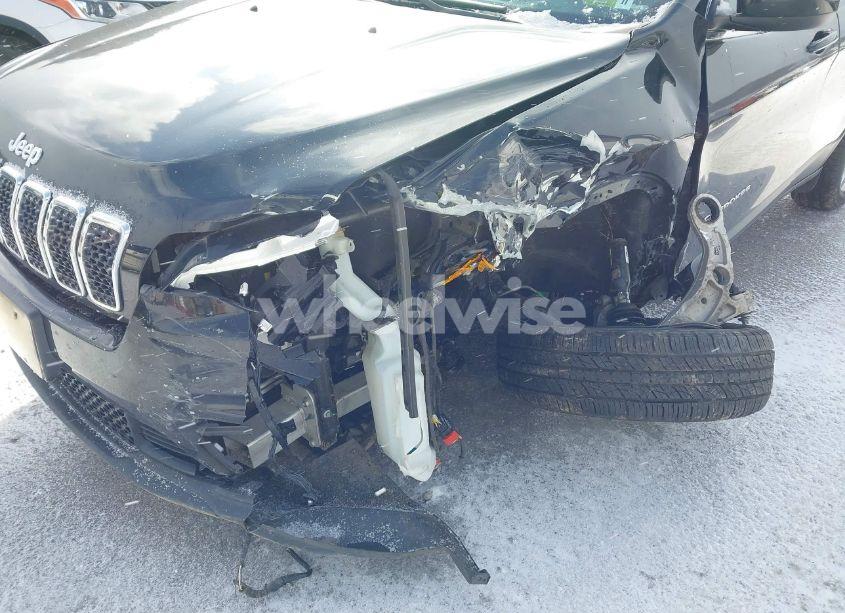 Photo 6 of 2019 Jeep Cherokee LATITUDE PLUS 4X4 (VIN 1C4PJMLN7KD164142)