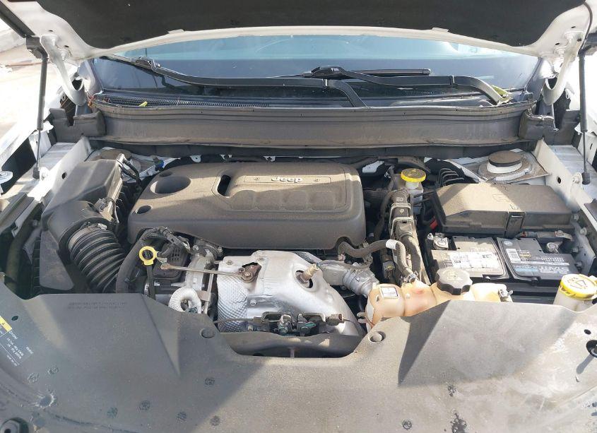 Photo 10 of 2019 Jeep Cherokee ALTITUDE 4X4 (VIN 1C4PJMLNXKD295243)