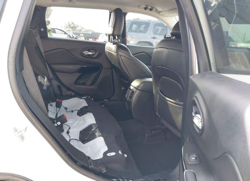 Photo 8 of 2019 Jeep Cherokee ALTITUDE 4X4 (VIN 1C4PJMLNXKD295243)