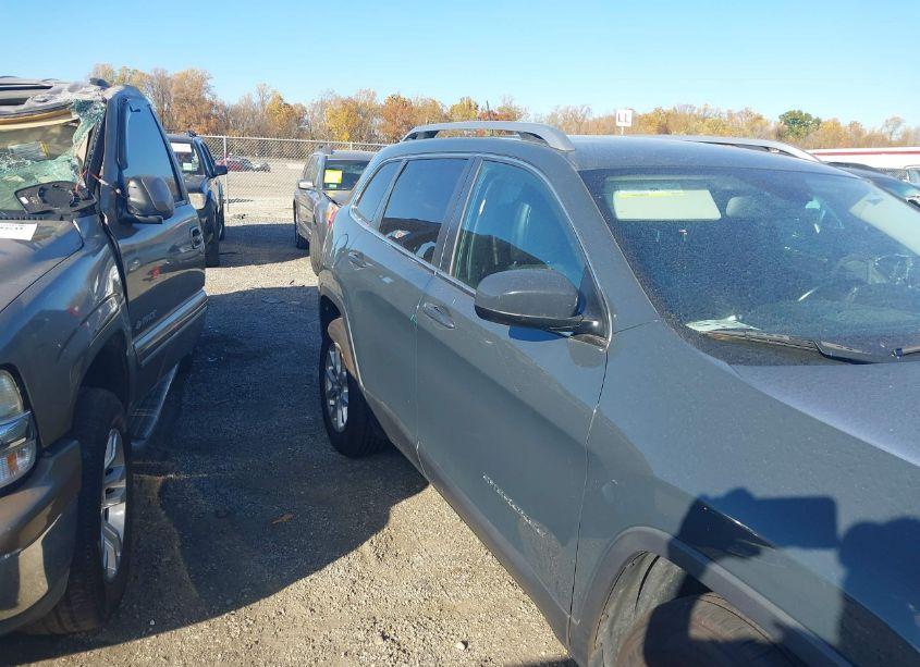 Photo 6 of 2018 Jeep Cherokee LATITUDE PLUS 4X4 (VIN 1C4PJMLX0JD603276)