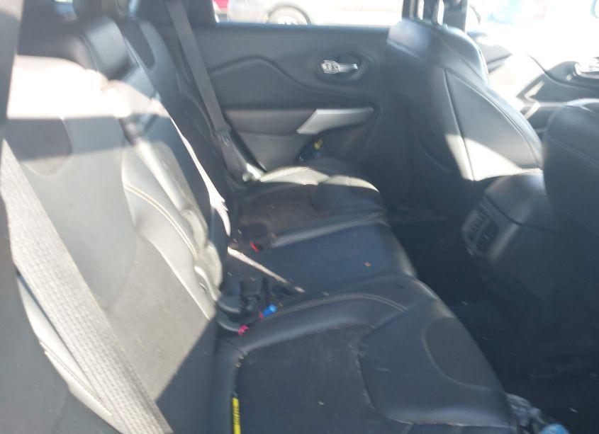 Photo 8 of 2018 Jeep Cherokee LATITUDE PLUS 4X4 (VIN 1C4PJMLX0JD603276)