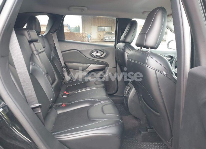 Photo 8 of 2019 Jeep Cherokee LATITUDE PLUS 4X4 (VIN 1C4PJMLX0KD155378)