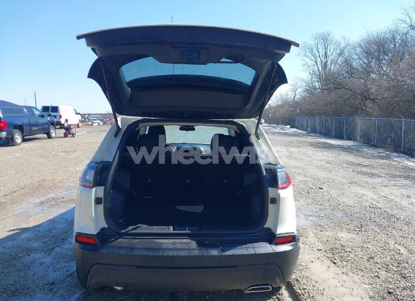 Photo 16 of 2019 Jeep Cherokee ALTITUDE 4X4 (VIN 1C4PJMLX0KD430182)