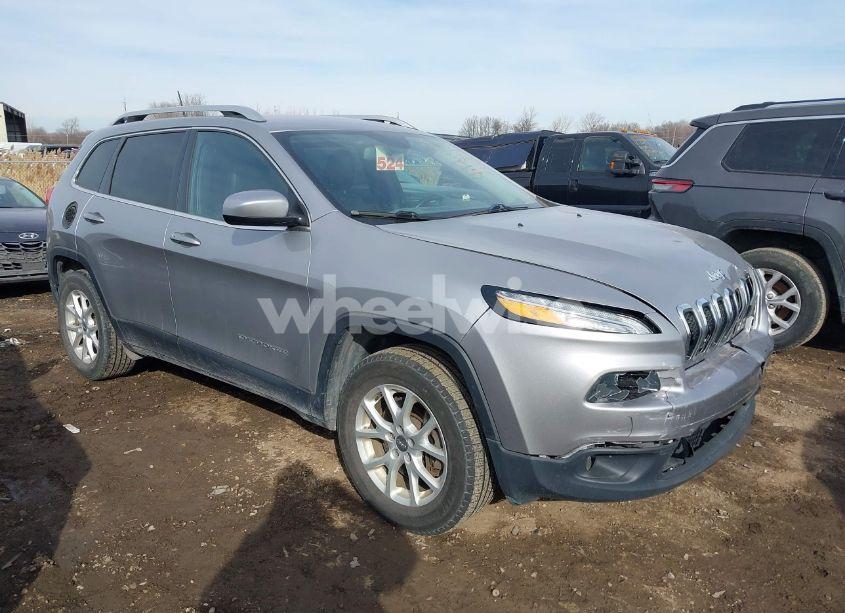 2018 Jeep Cherokee LATITUDE PLUS 4X4 (VIN 1C4PJMLX1JD550457) main photo