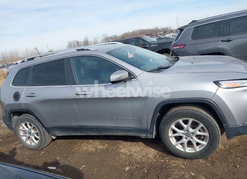 Photo 13 of 2018 Jeep Cherokee LATITUDE PLUS 4X4 (VIN 1C4PJMLX1JD550457)