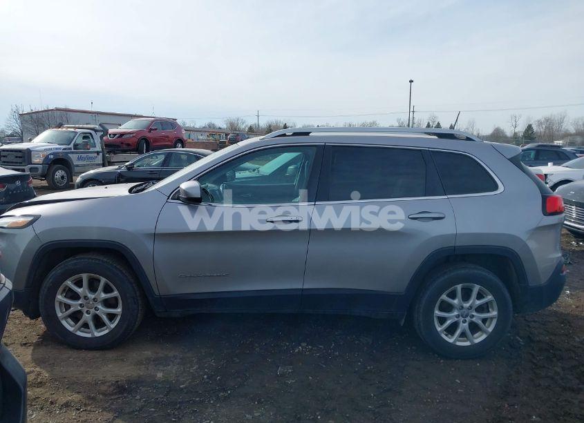Photo 14 of 2018 Jeep Cherokee LATITUDE PLUS 4X4 (VIN 1C4PJMLX1JD550457)