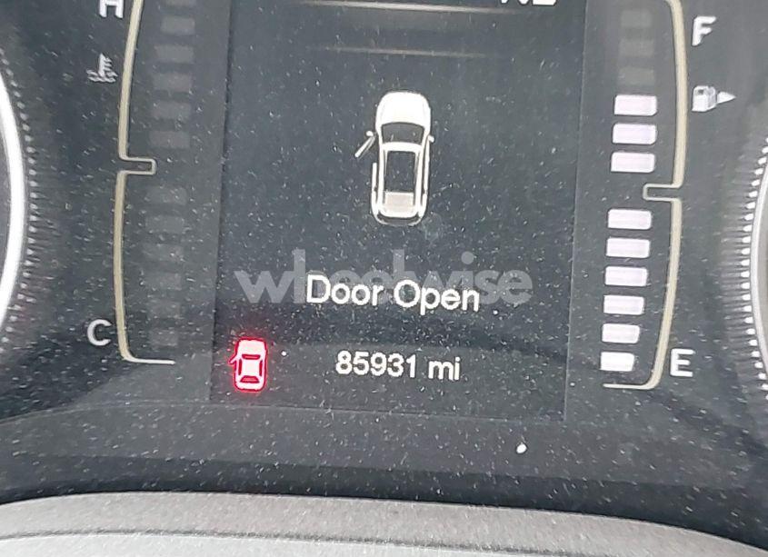 Photo 15 of 2018 Jeep Cherokee LATITUDE PLUS 4X4 (VIN 1C4PJMLX1JD550457)