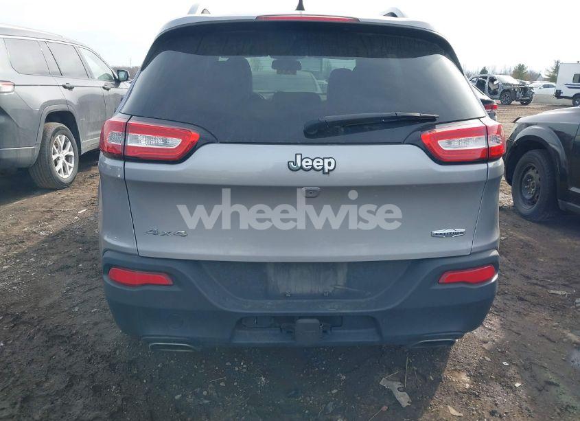 Photo 16 of 2018 Jeep Cherokee LATITUDE PLUS 4X4 (VIN 1C4PJMLX1JD550457)