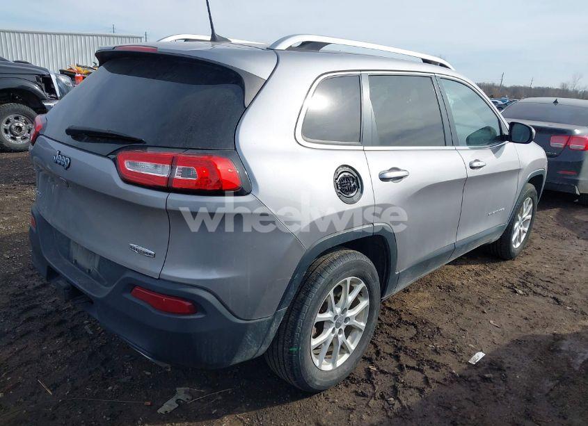 Photo 4 of 2018 Jeep Cherokee LATITUDE PLUS 4X4 (VIN 1C4PJMLX1JD550457)