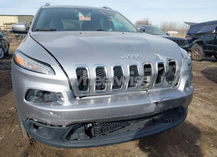 Photo 6 of 2018 Jeep Cherokee LATITUDE PLUS 4X4 (VIN 1C4PJMLX1JD550457)