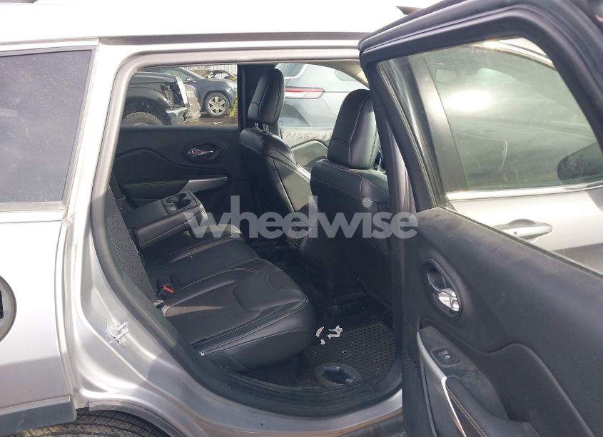 Photo 8 of 2018 Jeep Cherokee LATITUDE PLUS 4X4 (VIN 1C4PJMLX1JD550457)