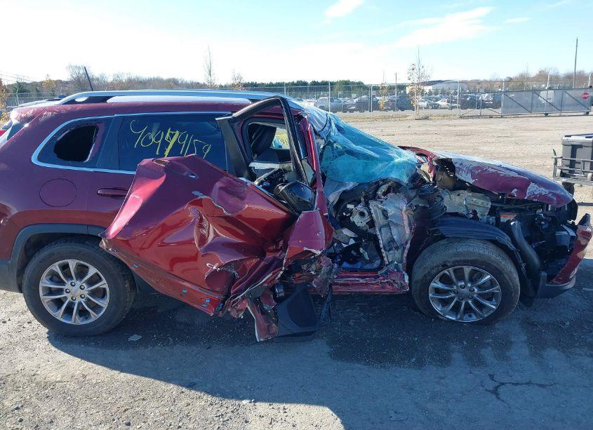 Photo 14 of 2019 Jeep Cherokee LATITUDE PLUS 4X4 (VIN 1C4PJMLX1KD230637)