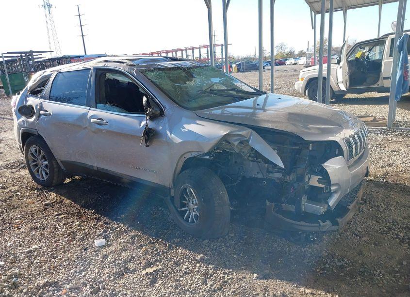 2019 Jeep Cherokee LATITUDE PLUS 4X4 (VIN 1C4PJMLX1KD272628) main photo