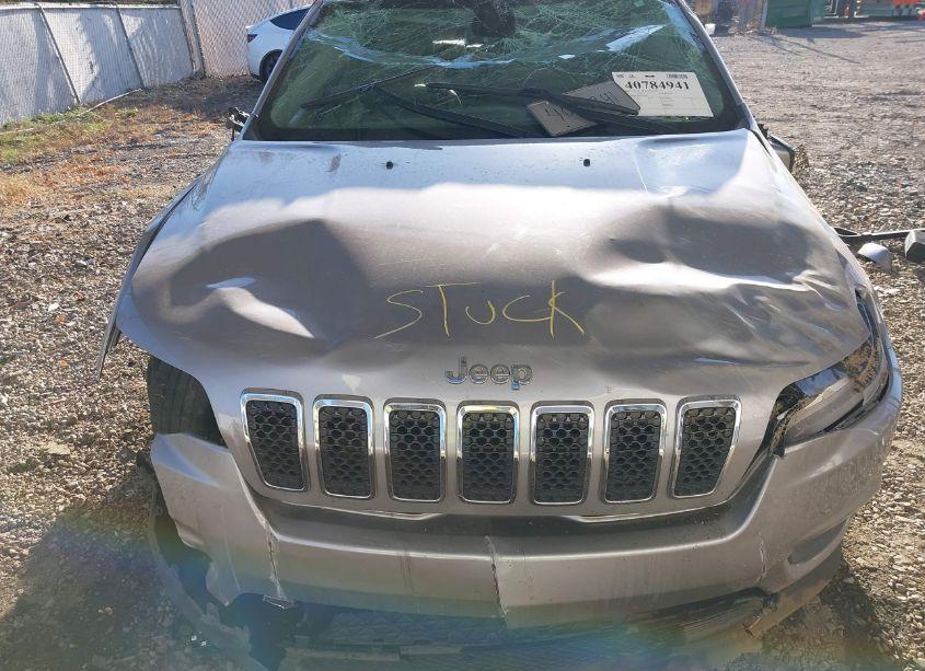 Photo 10 of 2019 Jeep Cherokee LATITUDE PLUS 4X4 (VIN 1C4PJMLX1KD272628)