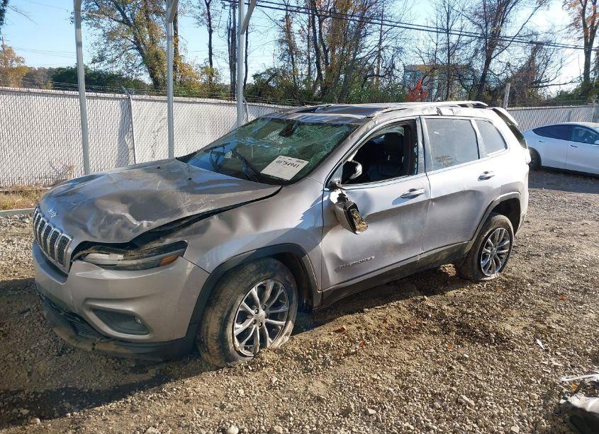 Photo 2 of 2019 Jeep Cherokee LATITUDE PLUS 4X4 (VIN 1C4PJMLX1KD272628)