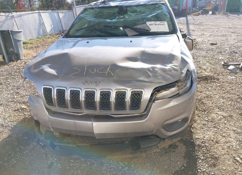 Photo 6 of 2019 Jeep Cherokee LATITUDE PLUS 4X4 (VIN 1C4PJMLX1KD272628)