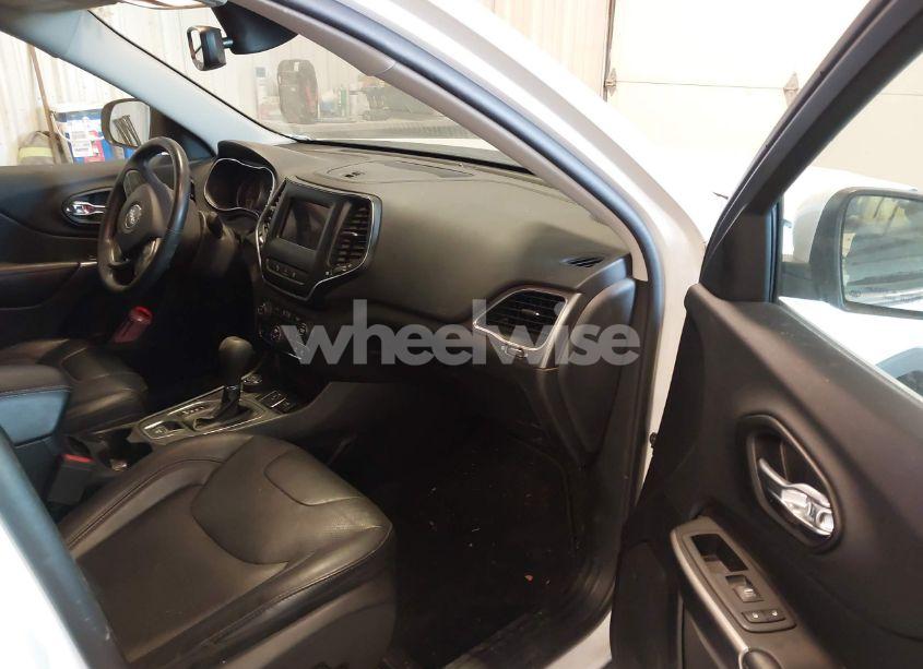 Photo 5 of 2020 Jeep Cherokee LATITUDE LUX 4X4 (VIN 1C4PJMLX1LD637567)