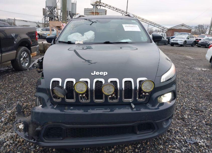 Photo 12 of 2018 Jeep Cherokee LATITUDE PLUS 4X4 (VIN 1C4PJMLX2JD580079)