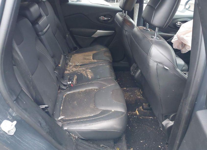 Photo 8 of 2018 Jeep Cherokee LATITUDE PLUS 4X4 (VIN 1C4PJMLX2JD580079)