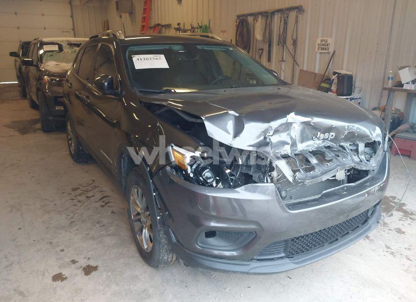 2019 Jeep Cherokee LATITUDE PLUS 4X4 (VIN 1C4PJMLX2KD101757) main photo