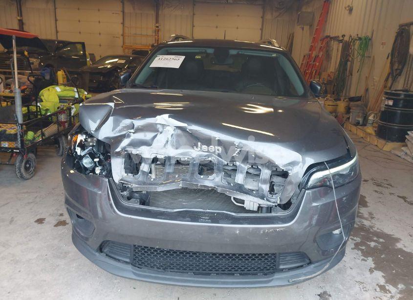 Photo 12 of 2019 Jeep Cherokee LATITUDE PLUS 4X4 (VIN 1C4PJMLX2KD101757)