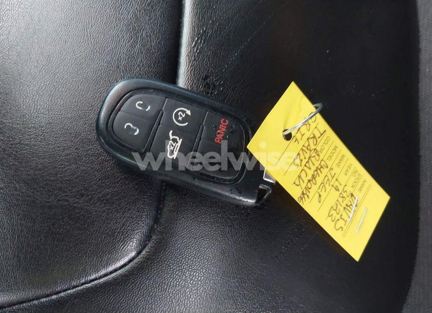 Photo 11 of 2019 Jeep Cherokee LATITUDE PLUS 4X4 (VIN 1C4PJMLX2KD271665)