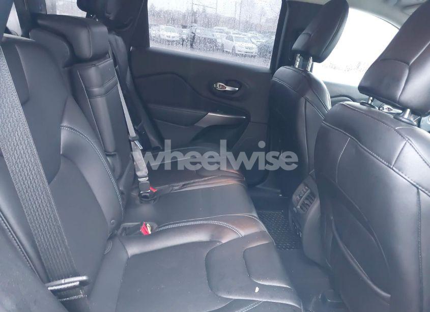 Photo 8 of 2019 Jeep Cherokee LATITUDE PLUS 4X4 (VIN 1C4PJMLX2KD271665)
