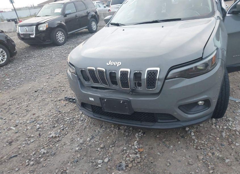 Photo 6 of 2019 Jeep Cherokee LATITUDE PLUS 4X4 (VIN 1C4PJMLX2KD374598)