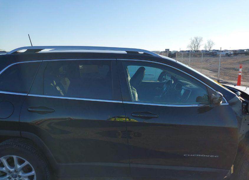 Photo 14 of 2018 Jeep Cherokee LATITUDE PLUS 4X4 (VIN 1C4PJMLX3JD506072)