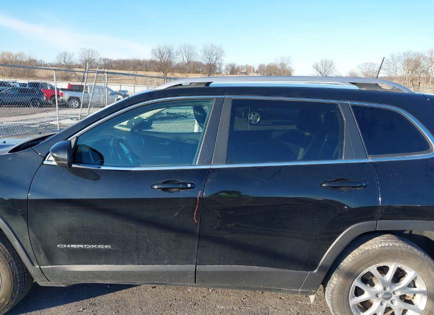 Photo 15 of 2018 Jeep Cherokee LATITUDE PLUS 4X4 (VIN 1C4PJMLX3JD506072)