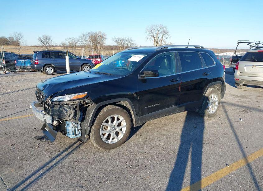 Photo 2 of 2018 Jeep Cherokee LATITUDE PLUS 4X4 (VIN 1C4PJMLX3JD506072)