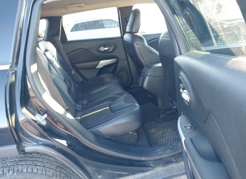 Photo 8 of 2018 Jeep Cherokee LATITUDE PLUS 4X4 (VIN 1C4PJMLX3JD506072)