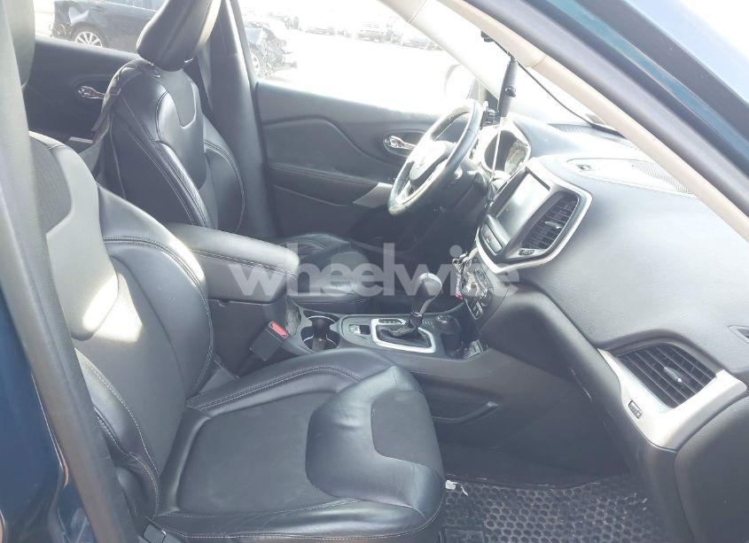 Photo 5 of 2018 Jeep Cherokee LATITUDE PLUS 4X4 (VIN 1C4PJMLX3JD548435)