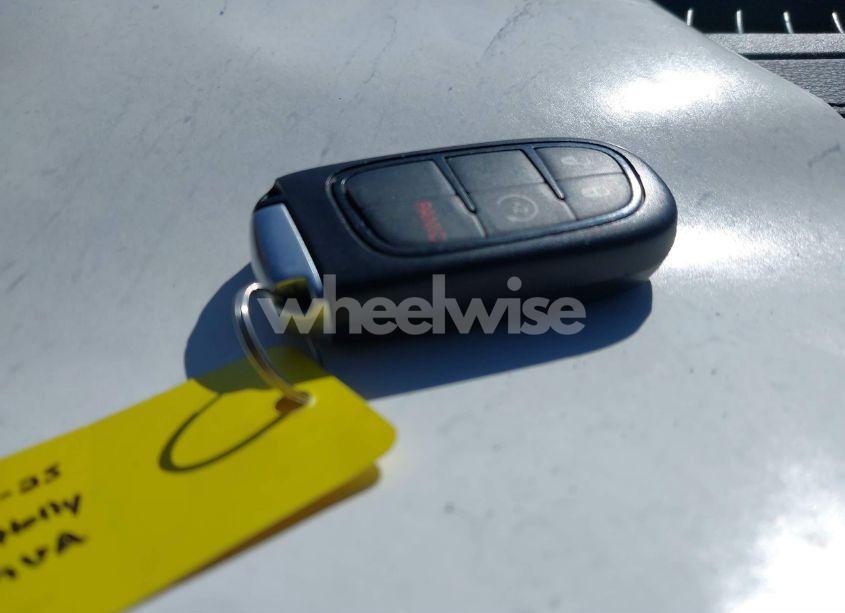 Photo 11 of 2019 Jeep Cherokee LATITUDE PLUS 4X4 (VIN 1C4PJMLX3KD310893)