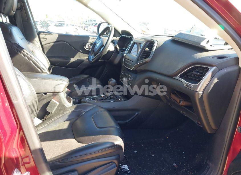 Photo 5 of 2019 Jeep Cherokee LATITUDE PLUS 4X4 (VIN 1C4PJMLX3KD310893)